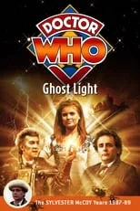 Frank Windsor interpreta a Insp Mackenzie en Doctor Who: Ghost Light