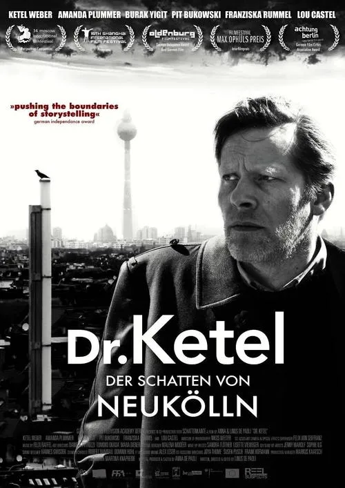 Ketel Weber interpreta a Dr. Ketel en Dr. Ketel