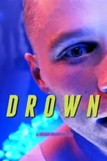 Anthony Phelan interpreta a Mick Smithy en Drown