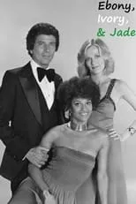 Bert Convy interpreta a Mick Jade en Ebony, Ivory and Jade