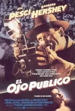 Chuck Gillespie interpreta a Cop - Puerto Rican Tenement en El ojo público