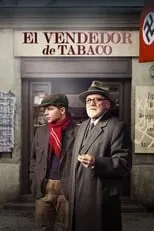 Carl Achleitner interpreta a Priest en El vendedor de tabaco