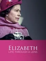 Amy Rockson interpreta a Narrator en Elizabeth: A Life Through the Lens