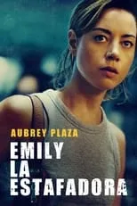 Aubrey Plaza en la película Emily la estafadora