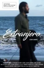 Alex Zisis interpreta a Hernán en Extranjero