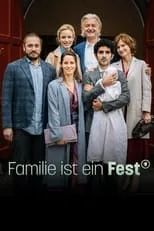 Isabel Thierauch interpreta a Friederike Helmrich en Familie ist ein Fest - Taufalarm