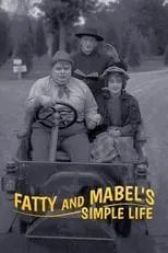 Bobby Dunn es The Village Cop en Fatty and Mabel’s Simple Life