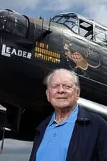 David Jason es  en Flying for Britain with David Jason