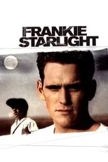 Owen Roe es Senior Customs Officer en Frankie y las estrellas (Frankie Starlight)