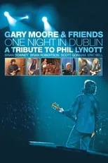 Brian Robertson interpreta a guitars, backing vocal en Gary Moore & Friends: One Night in Dublin