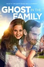 Sydney Bullock interpreta a Tom's Daughter en Ghost in the Family