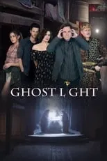 Gary David Keast interpreta a Ron en Ghost Light