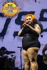 Beth Ditto es Self en Gossip: Glastonbury 2024