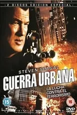 Greg Webb interpreta a Richard McSweeney en Guerra urbana