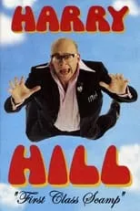 Harry Hill interpreta a  en Harry Hill: "First Class Scamp"