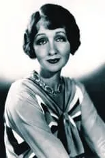 Gloria Dickson interpreta a  en Hedda Hopper's Hollywood No. 2