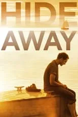 Casey LaBow interpreta a Lauren en Hide Away