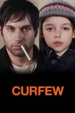 Shawn Christensen interpreta a Richie en Hora límite (Curfew)