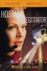 Connor Widdows interpreta a  en Hostage Negotiator