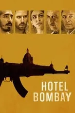 Angus McLaren interpreta a Eddie en Hotel Bombay