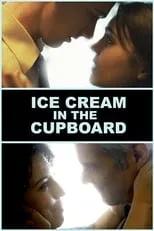 Katie Molinaro es Julia Sweeney en Ice Cream in the Cupboard