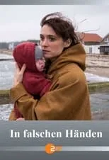 Katharina Schlothauer interpreta a Manu en In falschen Händen