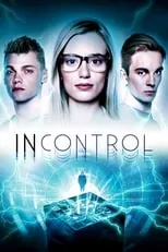 Maddie Dixon-Poirier es Carolyn en Incontrol