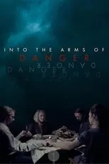 Alex Paige Fream interpreta a Reporter en Into the Arms of Danger