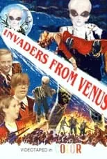 Sarah Shaw es The Girlfriend en Invaders from Venus!