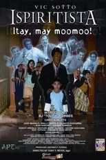 Jacky Woo interpreta a Mr. Kho en Ispiritista: Itay, May Moomoo