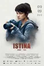 Nika Rozman es Jelena en Istina