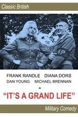 Jennifer Jayne interpreta a Pvt. Desmond en It's a Grand Life