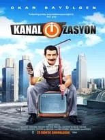 Ziya Kürküt interpreta a TV Sunucusu en Kanal-i-zasyon