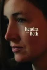 Eleanore Pienta interpreta a Kendra en Kendra and Beth