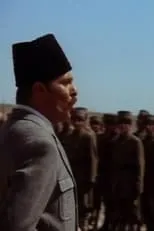 Müsfik Kenter interpreta a General Harrington en Kurtuluş: Diriliş