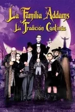 Nichole McAuley interpreta a Snobby Mom (uncredited) en La familia Addams: La tradición continúa