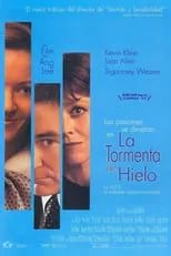 Dennis Gagomiros es Stephen Earle en La tormenta de hielo