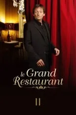 Sébastien Castro interpreta a The lazy maitre d en Le Grand Restaurant II