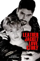 Steve Mateo interpreta a Doorman en Leather Jacket Love Story