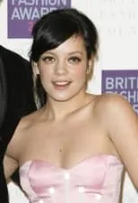 Lily Allen interpreta a  en Lily Live In London