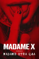 Kim Kardashian interpreta a Self en Madame X Presents: Madame Xtra Q&A