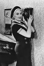 Thelma Todd interpreta a Thelma en Maid in Hollywood