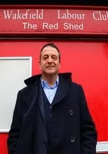 Mark Thomas interpreta a Himself en Mark Thomas: The Red Shed