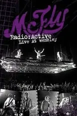 Dougie Poynter interpreta a Self en McFly: Radio:ACTIVE - Live at Wembley