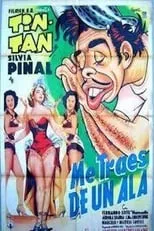 Julio Sotelo interpreta a Anunciador teatro (uncredited) en Me traes de un ala