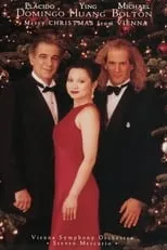 Michael Bolton interpreta a Himself - Singer en Merry Christmas from Vienna