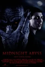 Tracy Collins es Vampire Victim en Midnight Abyss