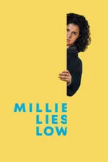 Jillian Nguyen interpreta a Carolyn en Millie Lies Low