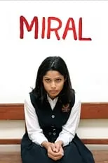 Uri Gavriel interpreta a Interrogating Officer en Miral