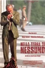 Massimo Reale interpreta a - en Nella terra di nessuno